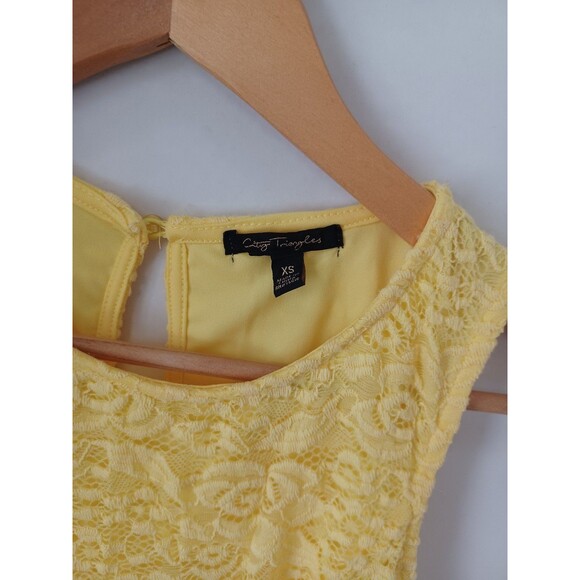 City Triangles Juniors XS Yellow Lace Dress - Picture 2 of 7